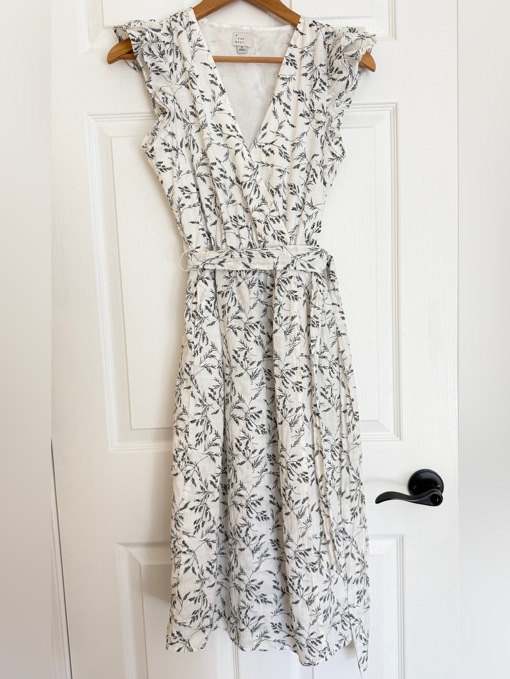 Size S women’s a new day white Midi Wrap Dress with Black botanical Print